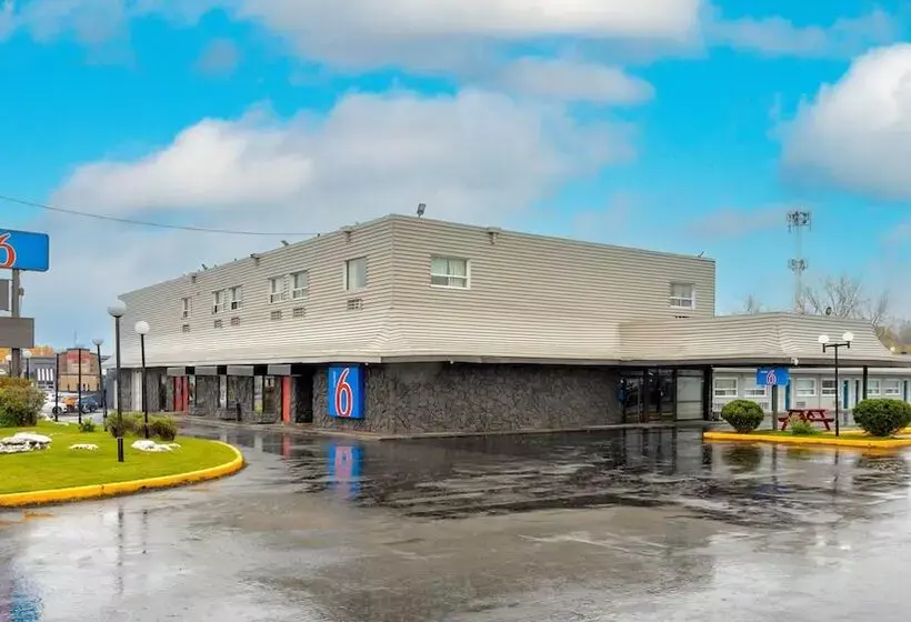 Motel6 Cornwall ON