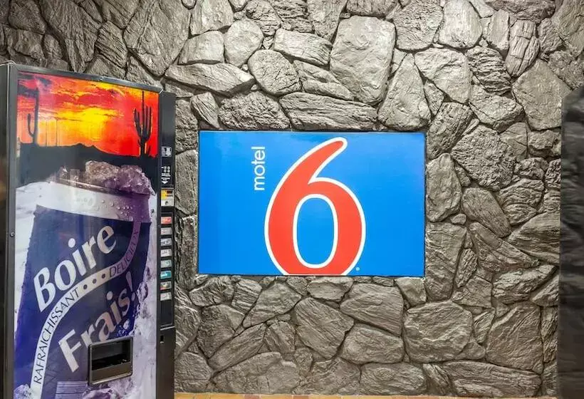 Motel6 Cornwall ON
