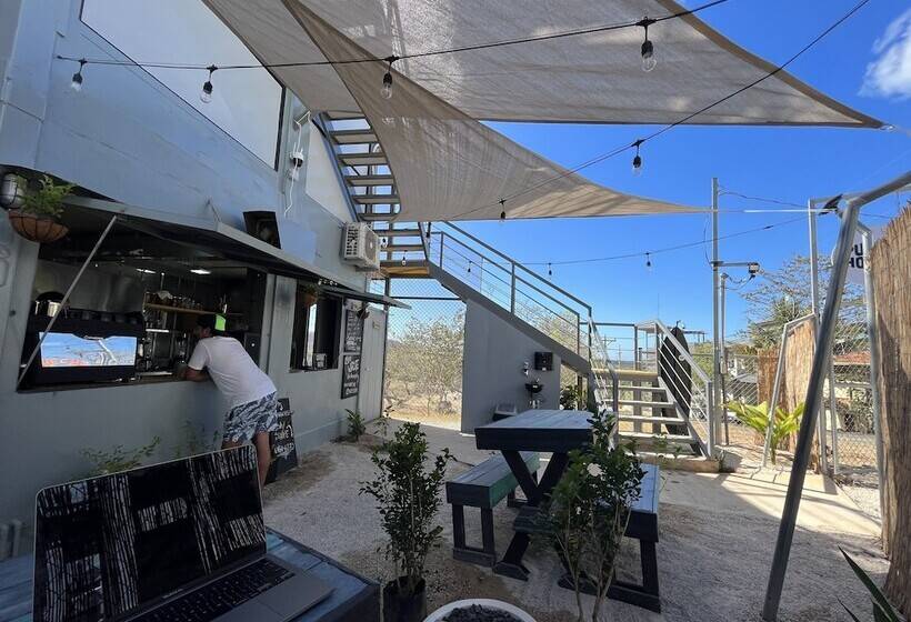 هاستل Pupa House