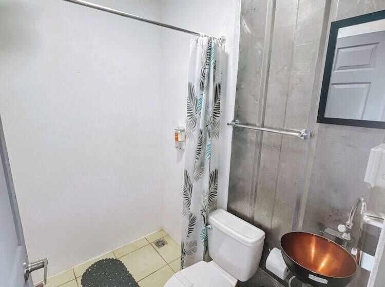 هاستل Pupa House