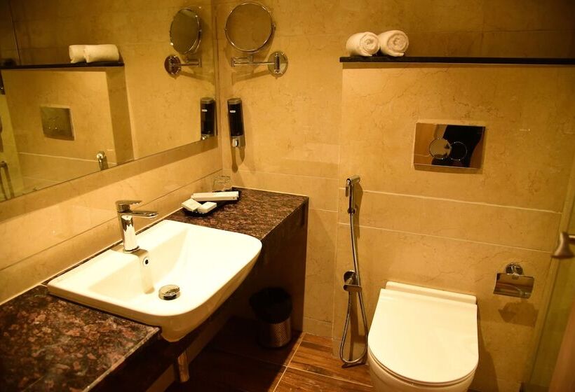 ホテル Grand Serene, Mysore