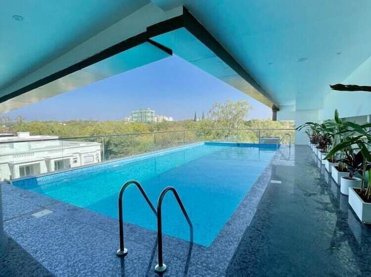 ホテル Grand Serene, Mysore