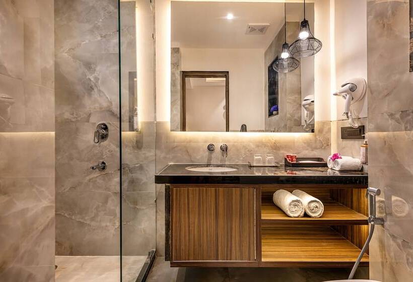 Hotel Lords Eco Inn Dehradun