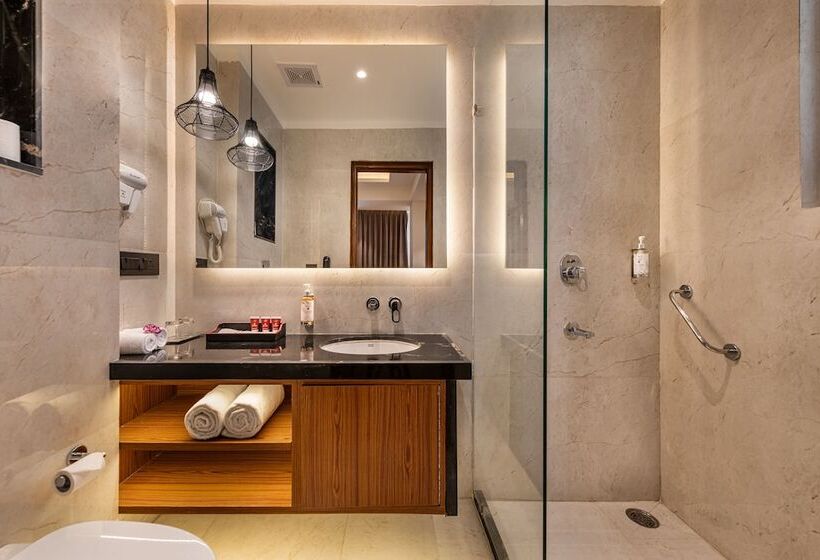 Hotel Lords Eco Inn Dehradun