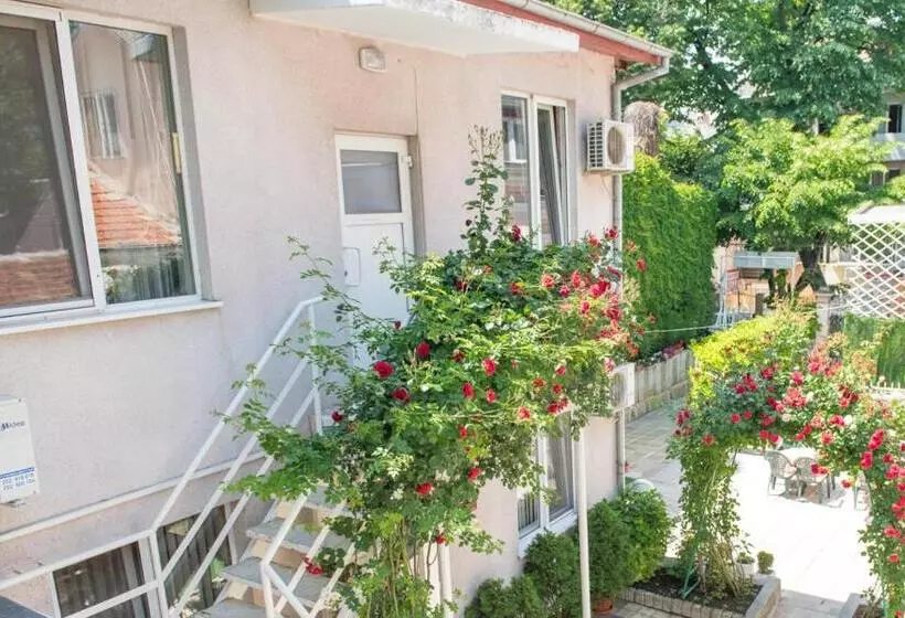 ペンション стаи за гости