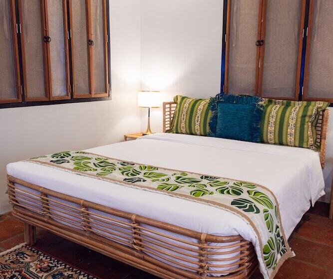 리조트 Nawa Wellness