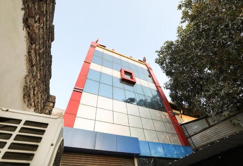 Oyo 30615 Hotel Rock Inn