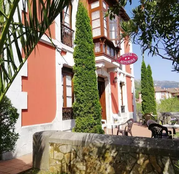 ホテル Asturias
