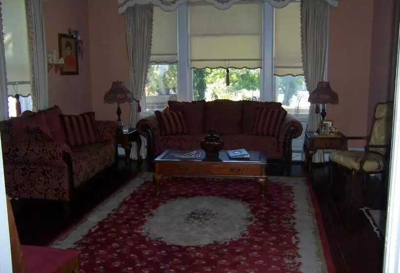 Jasones B&b And Restaurant