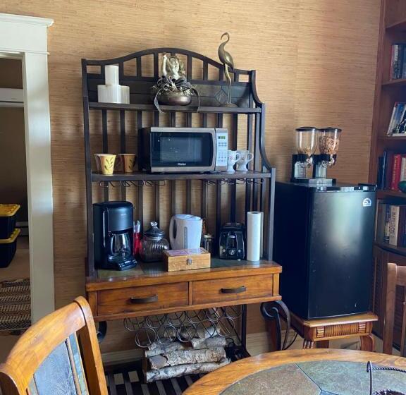 Jasones B&b And Restaurant