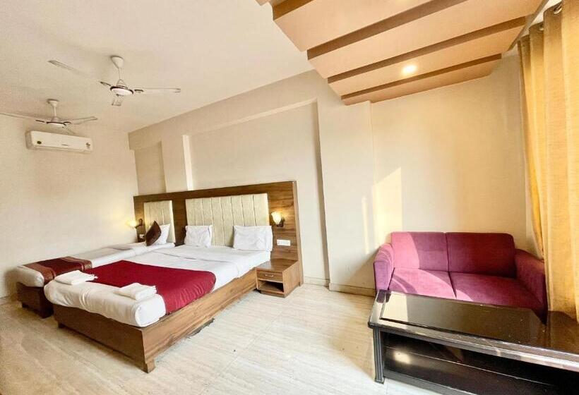 Rudraksh ! Varanasi ! होटल रुद्राक्ष హోటల్ రుద్రాక్ష్ Fully Air Conditioned Hotel At Prime Locatio