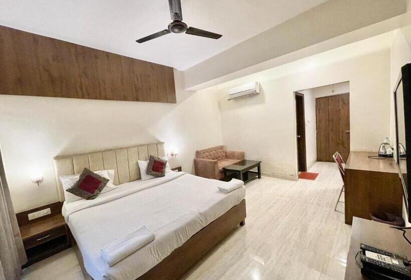 Rudraksh ! Varanasi ! होटल रुद्राक्ष హోటల్ రుద్రాక్ష్ Fully Air Conditioned Hotel At Prime Locatio