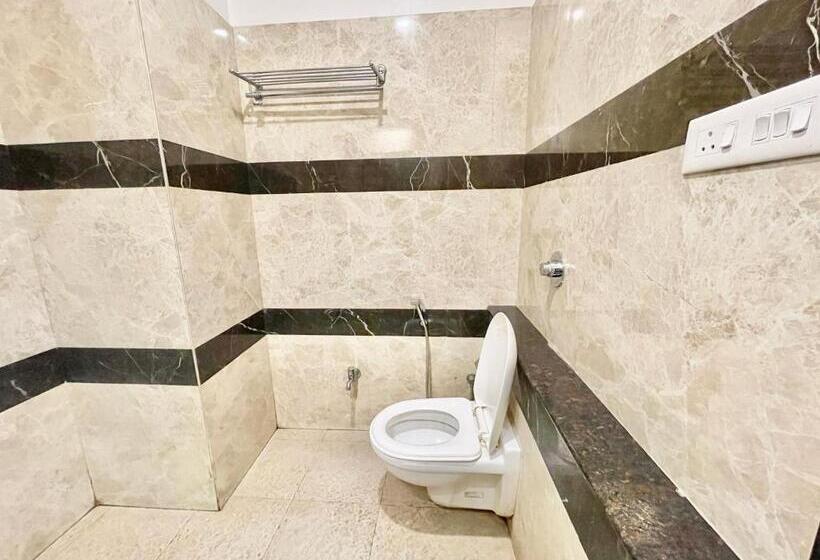 Rudraksh ! Varanasi ! होटल रुद्राक्ष హోటల్ రుద్రాక్ష్ Fully Air Conditioned Hotel At Prime Locatio