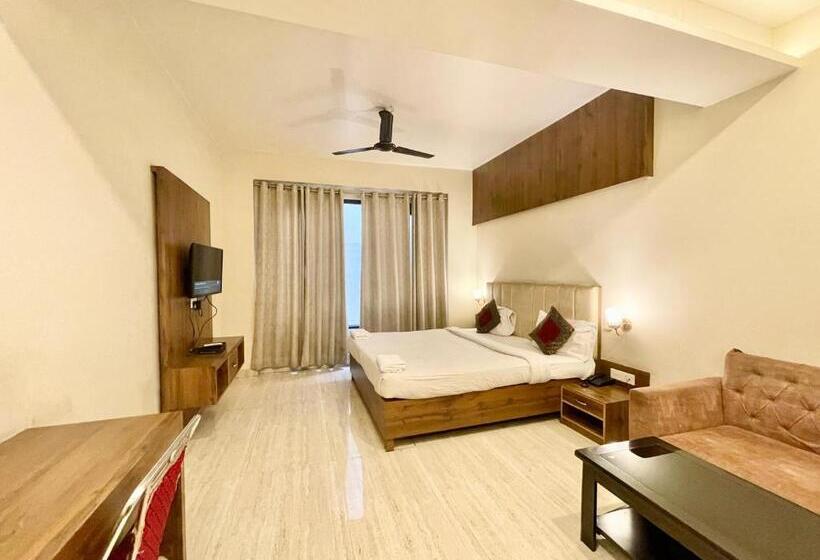 Rudraksh ! Varanasi ! होटल रुद्राक्ष హోటల్ రుద్రాక్ష్ Fully Air Conditioned Hotel At Prime Locatio