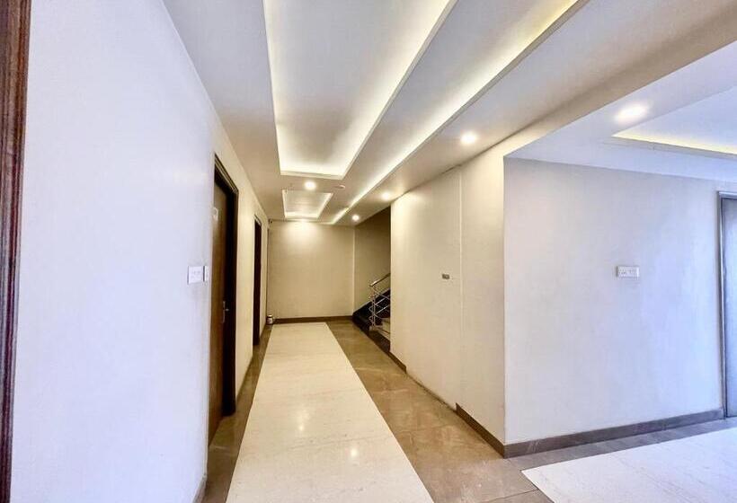 Rudraksh ! Varanasi ! होटल रुद्राक्ष హోటల్ రుద్రాక్ష్ Fully Air Conditioned Hotel At Prime Locatio