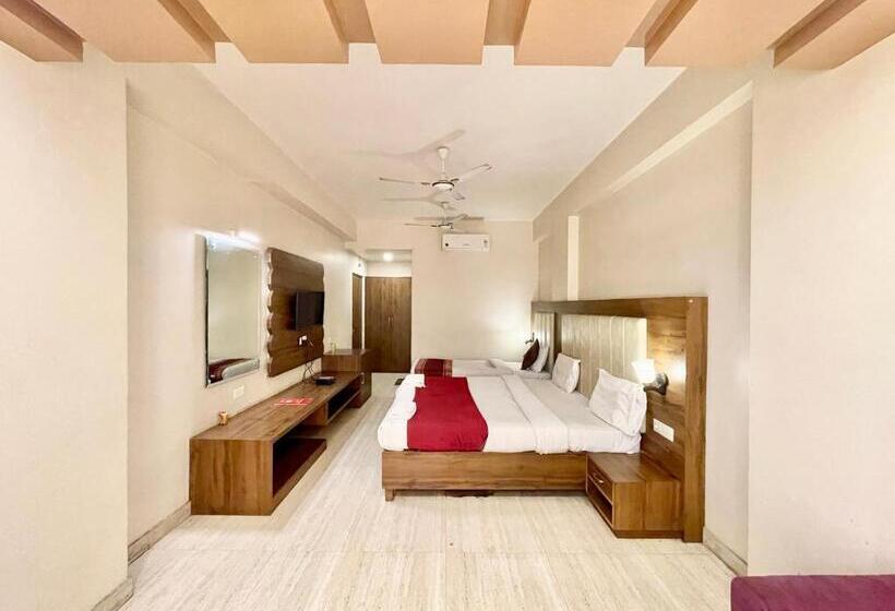 Rudraksh ! Varanasi ! होटल रुद्राक्ष హోటల్ రుద్రాక్ష్ Fully Air Conditioned Hotel At Prime Locatio