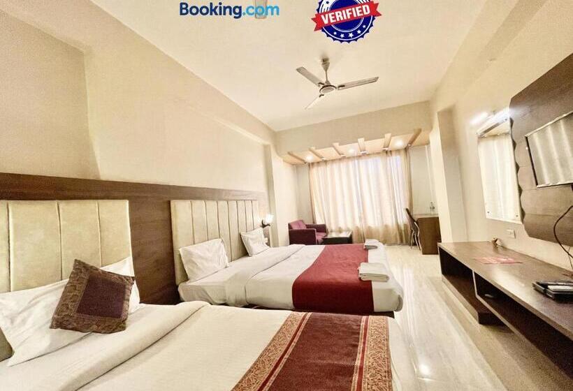 Rudraksh ! Varanasi ! होटल रुद्राक्ष హోటల్ రుద్రాక్ష్ Fully Air Conditioned Hotel At Prime Locatio