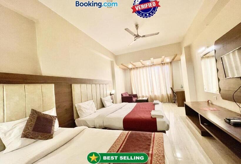 Rudraksh ! Varanasi ! होटल रुद्राक्ष హోటల్ రుద్రాక్ష్ Fully Air Conditioned Hotel At Prime Locatio