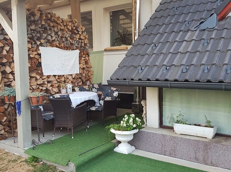 هاستل Mama's House