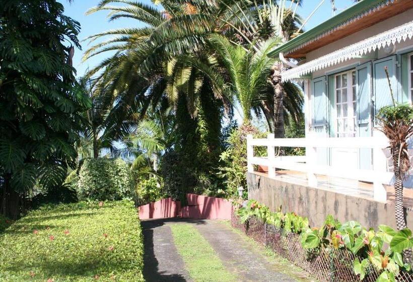 تختخواب و صبحانه Chez Mamie