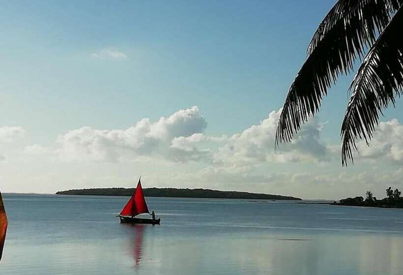 تختخواب و صبحانه Coco Villa