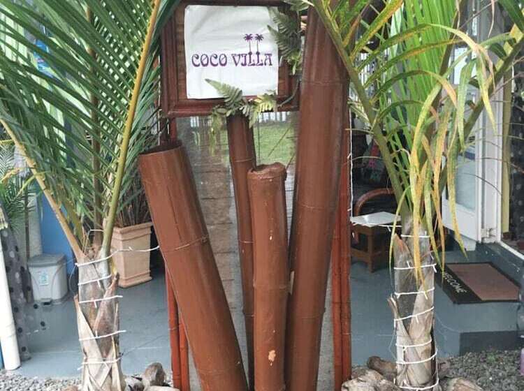 تختخواب و صبحانه Coco Villa