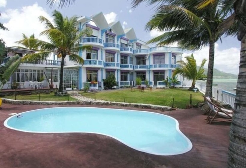 تختخواب و صبحانه Coco Villa