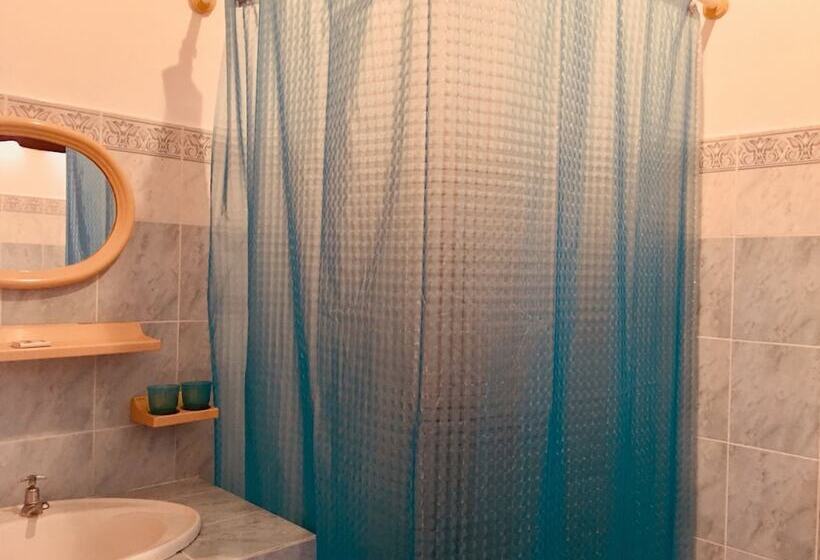 تختخواب و صبحانه Coco Villa