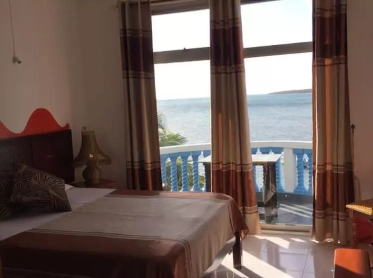 تختخواب و صبحانه Coco Villa