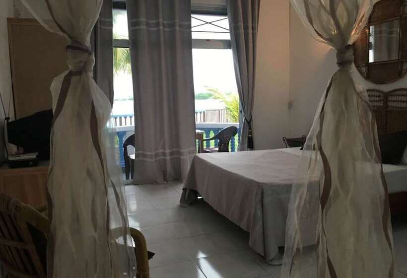 تختخواب و صبحانه Coco Villa