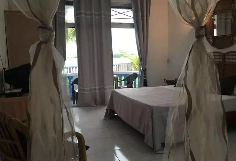 تختخواب و صبحانه Coco Villa