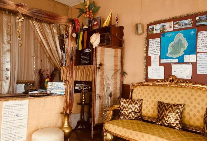 تختخواب و صبحانه Coco Villa