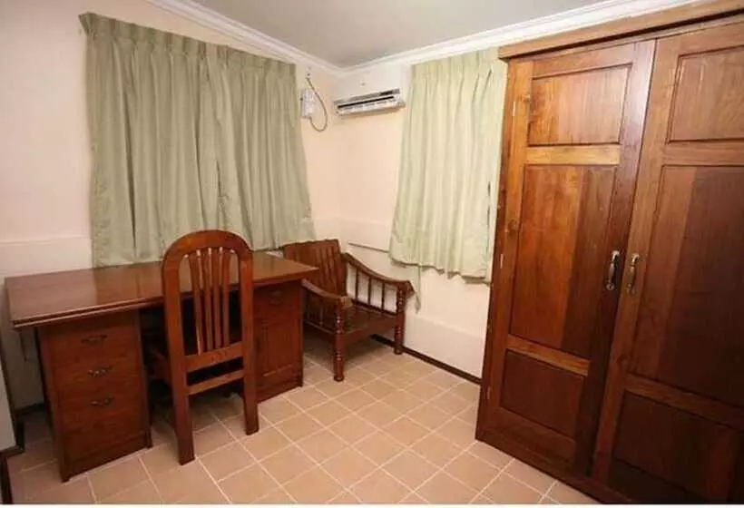 تختخواب و صبحانه June Business Bed Breakfast