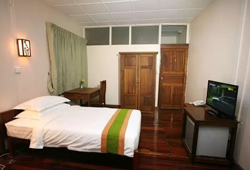 تختخواب و صبحانه June Business Bed Breakfast