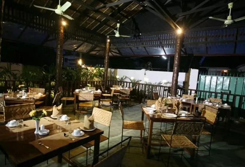 تختخواب و صبحانه June Business Bed Breakfast