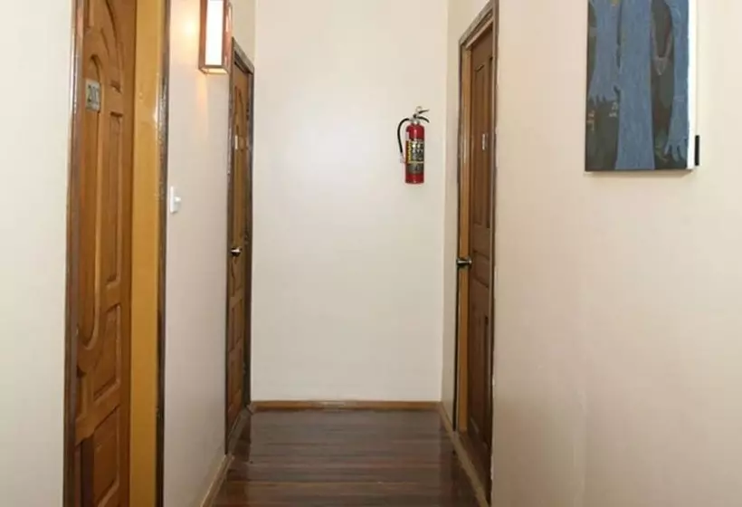 تختخواب و صبحانه June Business Bed Breakfast