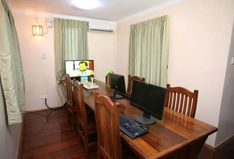 تختخواب و صبحانه June Business Bed Breakfast