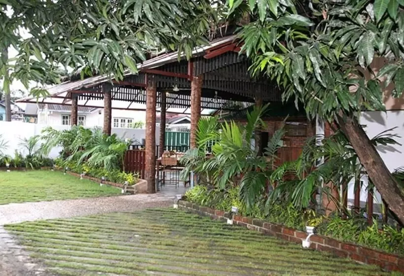 تختخواب و صبحانه June Business Bed Breakfast