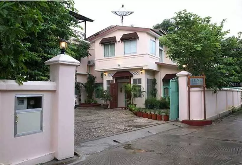 تختخواب و صبحانه June Business Bed Breakfast