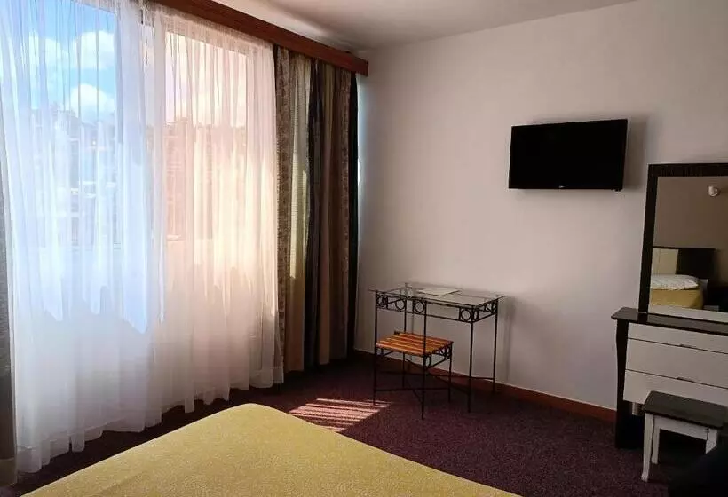 هتل Aina Hôtel