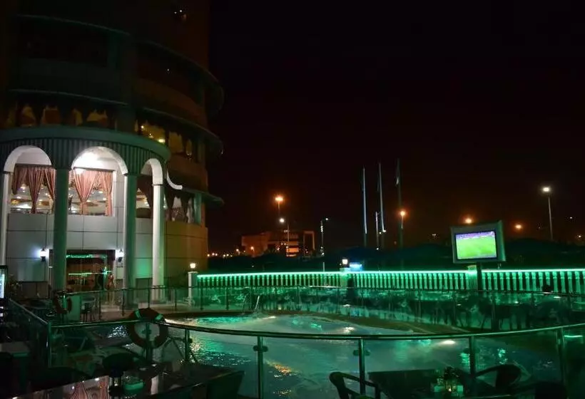 هتل Canary Beach