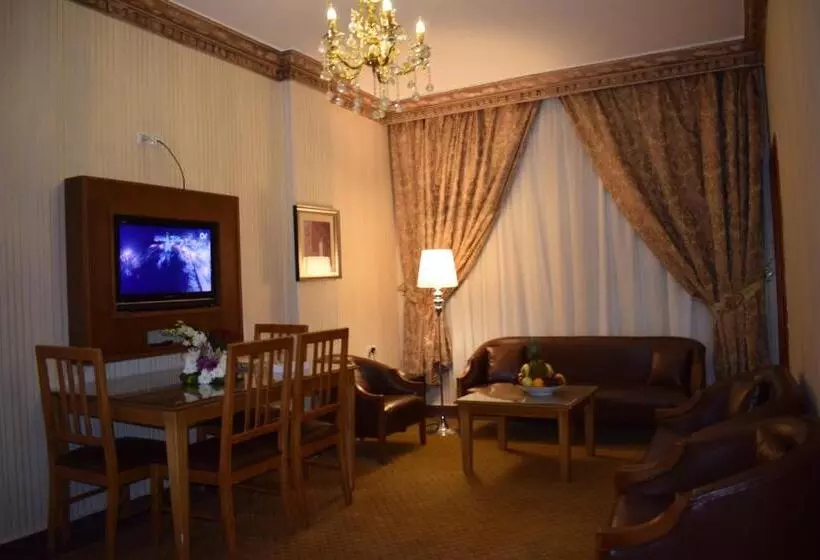 هتل Canary Beach