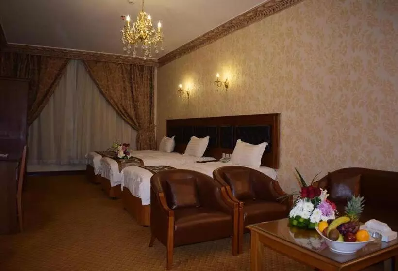 هتل Canary Beach