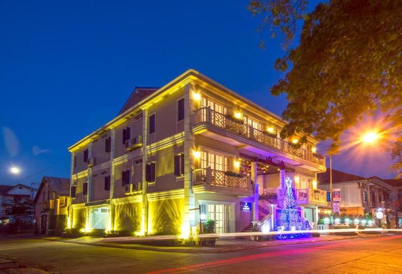 Отель Le Bouton Dor Boutique