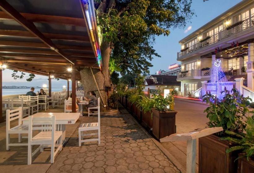 Отель Le Bouton Dor Boutique