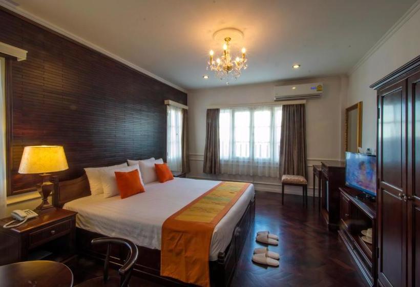 Отель Le Bouton Dor Boutique