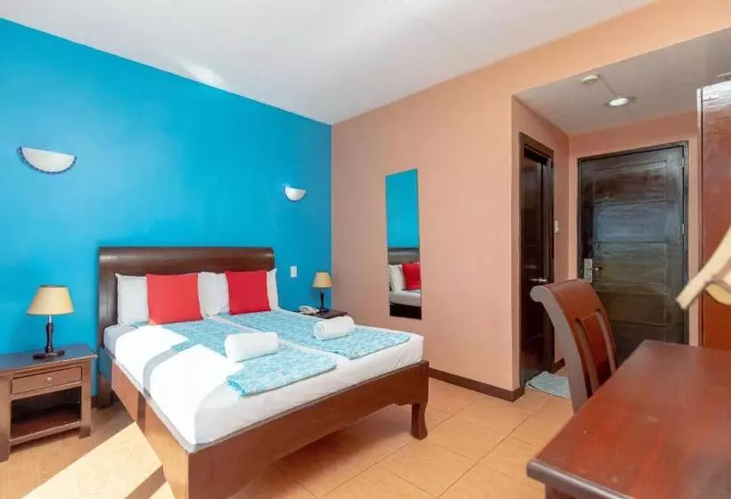 Hotelli Ovemar Resort