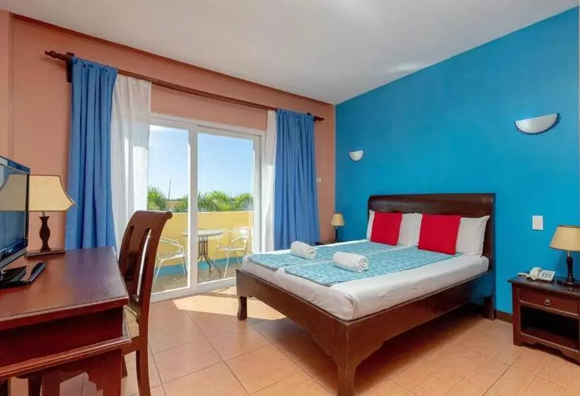 Hotelli Ovemar Resort