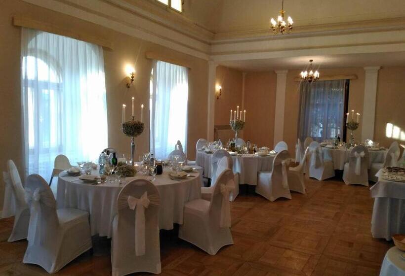 ホテル Zámok Topoľčianky