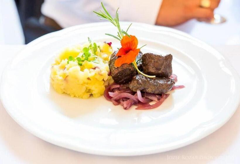 ホテル Zámok Topoľčianky